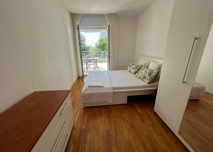 Summertime Beach Apt Сплит